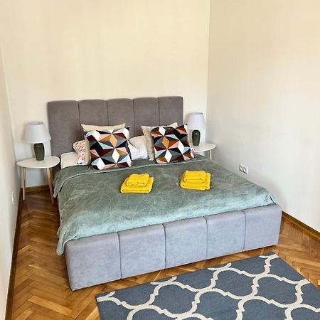 Apartamenty Centrum Варшава Экстерьер фото