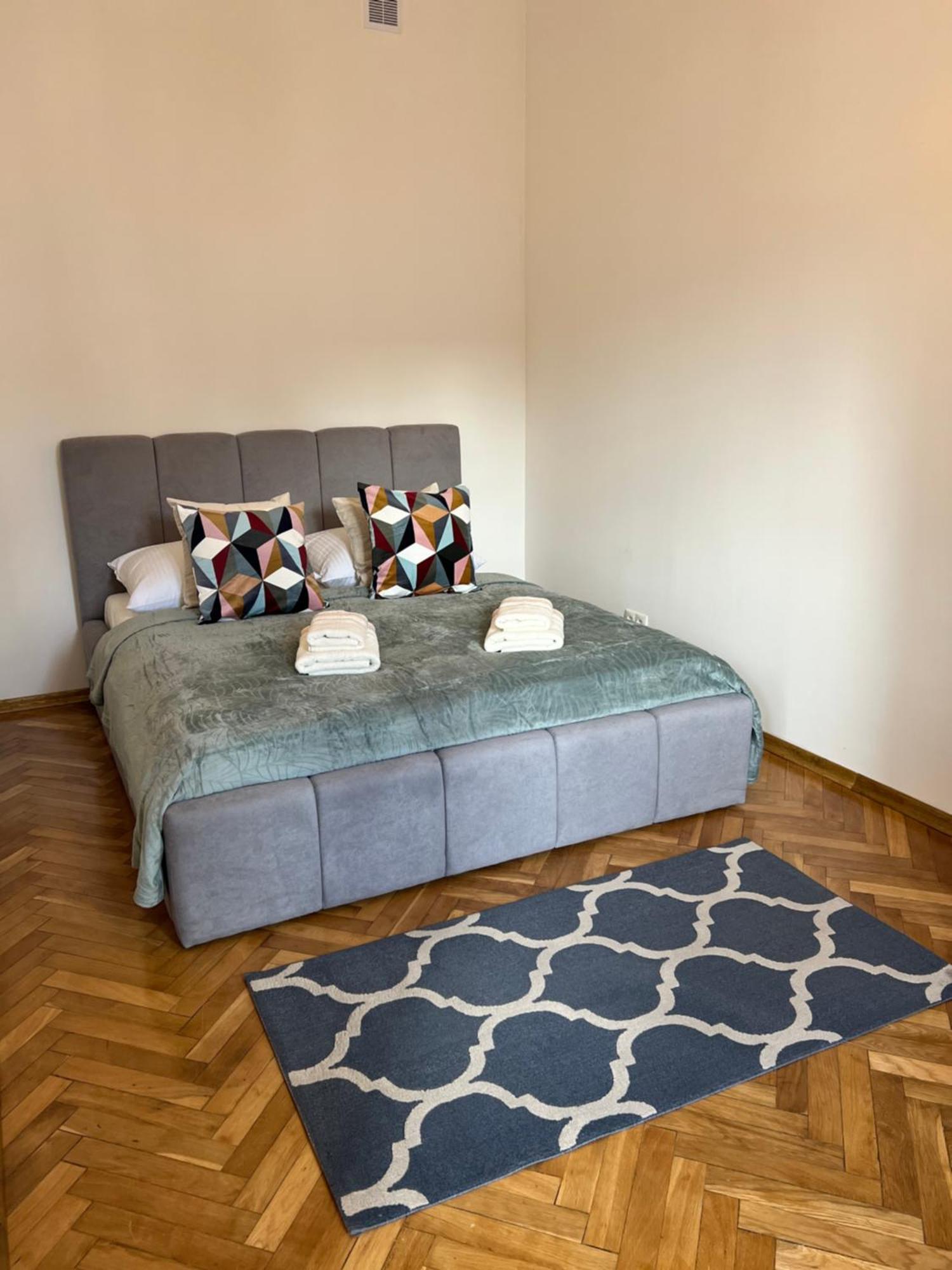 Apartamenty Centrum Варшава Экстерьер фото